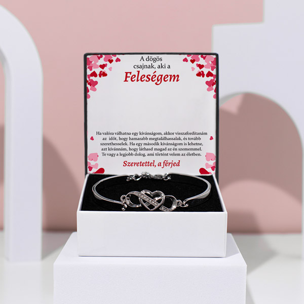 HU308_MARY_HEARTBRACELET.jpg