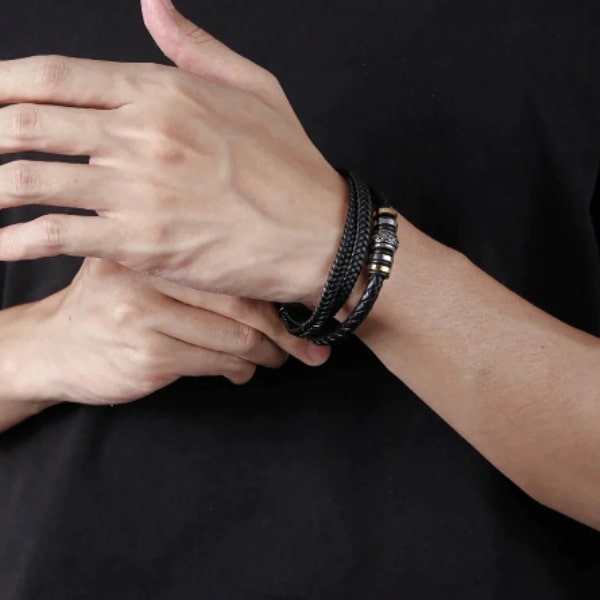 LEATHERBRACELET